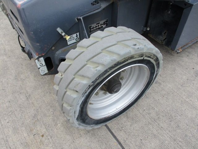 Sold - Articulated Boom Lift - View 2